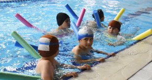 Aziziye Belediyesi, çocuklara ücretsiz yüzme kursu verecek