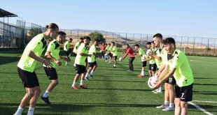 Arguvanspor topbaşı yaptı