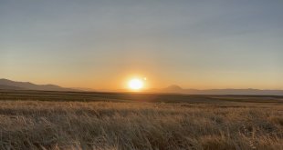 Ağrı'da gün batımı göz kamaştırdı
