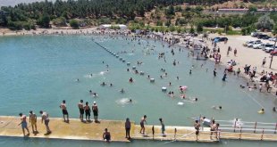 Hazar Gölü'ndeki plajlar Ege ve Akdeniz'i aratmıyor