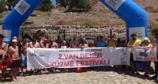 '2. Van Denizi Yüzme Festivali' sona erdi