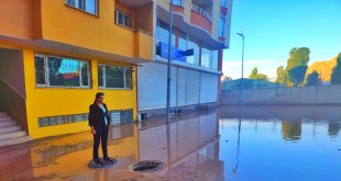 Doğubayazıt'ta selin yaraları sarılıyor