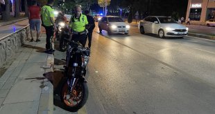 Elazığ'da otomobile çarpan motosikletin sürücüsü yaralandı