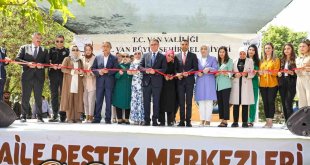 Vali Balcı, ADEM kursiyerlerinin sergisinin açılışını yaptı