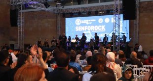 İshak Paşa Sarayı'nda binlerce kişi 'Senforock' konseri ile kendinden geçti