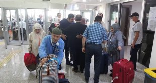 Malatyalı hacıların yurda dönüşü başladı