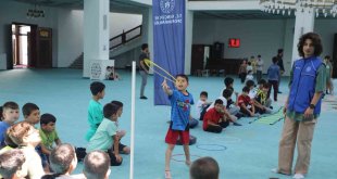 Ağrılı öğrenciler hem Kur'an öğreniyor hem spor yapıyor