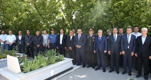 Muş ve Bitlis'te 15 Temmuz dolayısıyla şehitliklerde tören düzenlendi