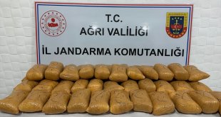 Ağrı'da uyuşturucuyla yakalanan düzensiz göçmenler tutuklandı