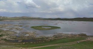 2 bin 800 yıllık Keşiş Gölü kurumak üzere