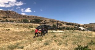 Kalp krizi geçiren kadın, askeri helikopterle hastaneye kaldırıldı