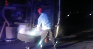 Ağrı'da freni patlayan tır devrildi