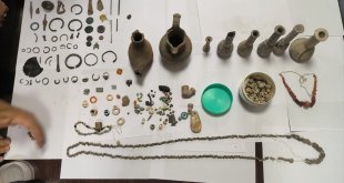Ağrı'da tarihi eser niteliği taşıyan çeşitli eşyalar ele geçirildi