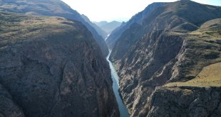 Erzincan'daki Karanlık Kanyon adrenalin tutkunlarının vazgeçilmez rotası oldu