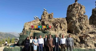 Vali İdris Akbıyık Şemdinli'de incelemelerde bulundu