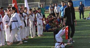 Bitlis'te yaz spor okullarının açılışı yapıldı