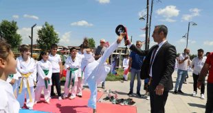 Ağrı'da spor okulları ve engelsiz spor okulları görkemli törenle açıldı