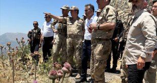 Bitlis Valisi Çağatay üs bölgelerini ziyaret etti