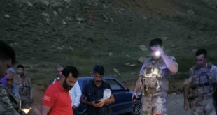 Erek Dağı'nda kayalıklardan düşerek yaralanan kişi kurtarıldı