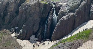 Hakkari'de terörden temizlenen Cilo Dağları ve Sat Buzul Gölleri'ne yoğun ilgi