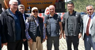 AK Parti Genel Başkanvekili Ala, Şenkaya Kültür, Sanat ve Bal Festivali'ne katıldı