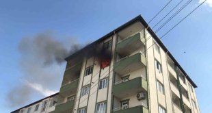 Iğdır'da 5 katlı apartmanda yangın