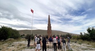 Yabancı gençlere Ardahan'ın tarihi ve turistik yerleri tanıtılıyor