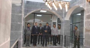 Vali Çelik, halk pazarında incelemelerde bulundu