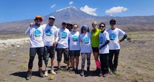 Bedensel engelli dağcılar Ağrı Dağı'nda