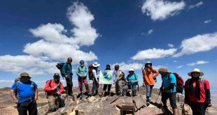 Küresel ısınmadan dolayı Süphan Dağı'ndaki birçok buzul eridi