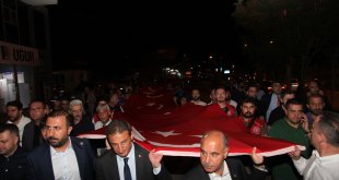 Ahlat'ta Malazgirt Zaferi kutlamaları kapsamında bayraklı yürüyüş düzenlendi