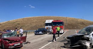 Erzurum-Bayburt karayolunda kaza; 4'ü ağır 8 yaralı