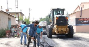 Erciş Belediyesinden yol onarım çalışması
