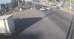Malatya'da trafik kazaları kameraya yansıdı