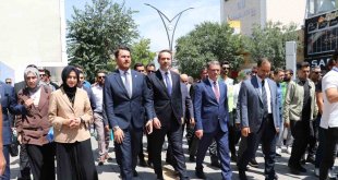 Bakan Bayraktar, Van esnafını ziyaret etti