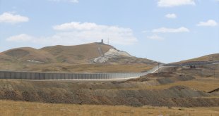 Sınırın sıfır noktasındaki birlikler düzensiz göçle mücadelede ileri teknolojiden yararlanıyor