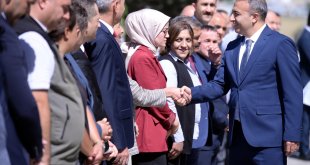 Ardahan Valisi Hayrettin Çiçek görevine başladı: