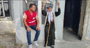 Kızılay Ağrı'da ihtiyaç sahibi ailelere un dağıttı