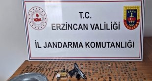 Erzincan'da 239 adet sikke ile çeşitli tarihi eserler ele geçirildi