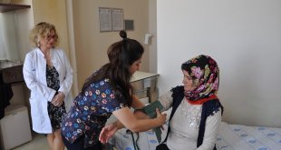 Kars'ta karın ağrısı çeken kadının rahminden 2,5 kiloluk kitle çıkarıldı