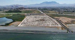 Başkan Vekili Aydın 'Sahil Bandı' Proje alanında incelemelerde bulundu