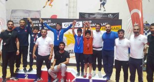 Tatvan Güreş Takımından önemli başarı