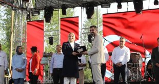 Van Büyükşehir Belediyesi 'Büyük Bitlis Buluşmaları'nda stant açtı