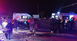 Van'da otomobil ile hafif ticari araç çarpıştı: 2 hafif yaralı