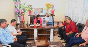 Başkan Acar otogar esnafıyla bir araya geldi