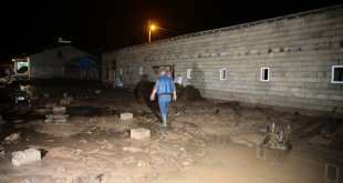 İçişleri Bakanı Yerlikaya'dan selden etkilenenlere "geçmiş olsun" telefonu