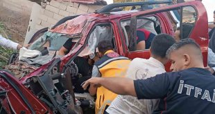 Ağrı'da traktör kamyonetle çarpıştı: 6 yaralı