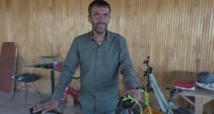 Bitlis'te bisiklet tamircisi, yarım asırdır mesleğini sürdürüyor