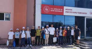 Çıldır Kuran Kursu Öğrencilerine Yönelik Yüzme Etkinliği Düzenlendi