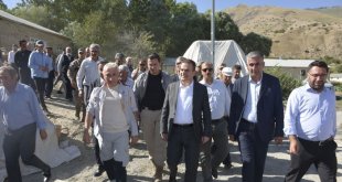 Vali Akbıyık, cami ve Kur'an kursu inşaatında incelemelerde bulundu